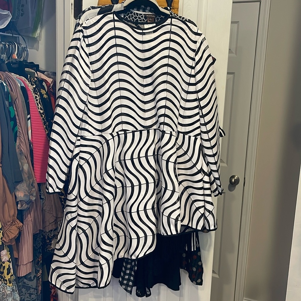 Nwt. Pins and needles top